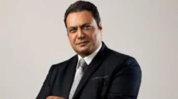 مراد مكرم يعبر عن دعمه للاعبي وجمهور الزمالك في الدفاع الجوي